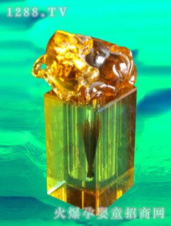 ţ